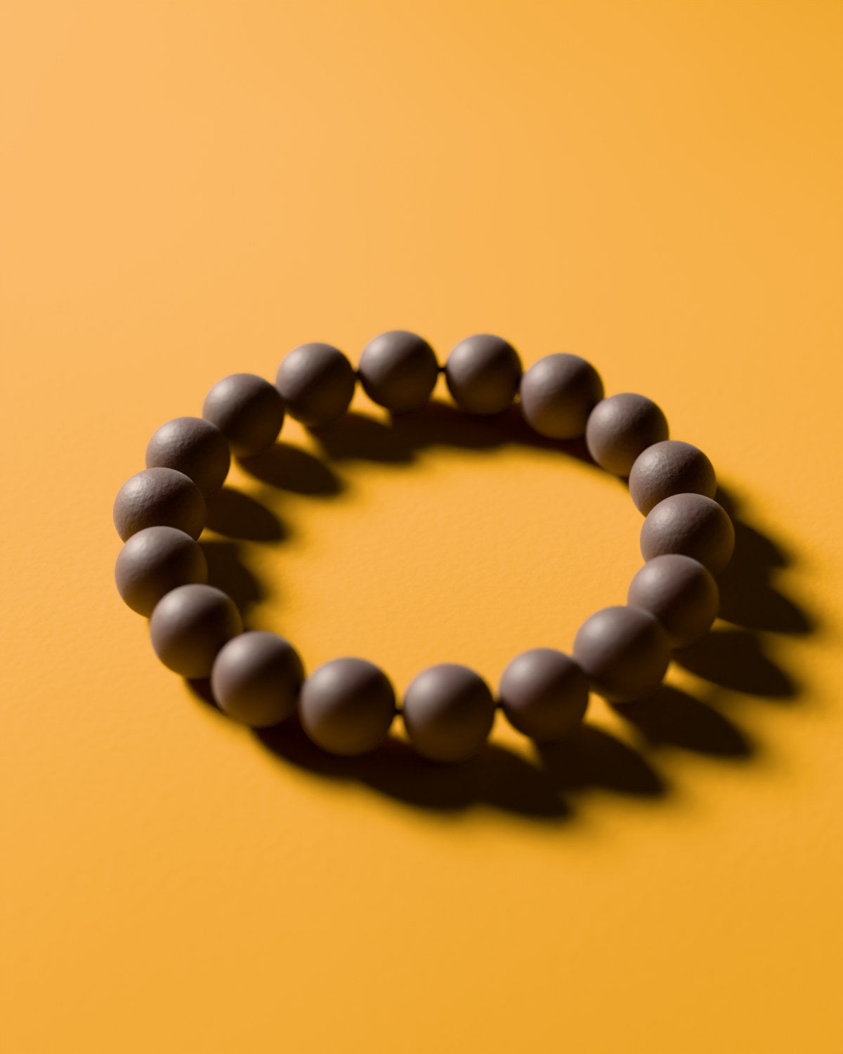 The Moonlit Osmanthus bracelet with 10 mm beads, a 3D rendering