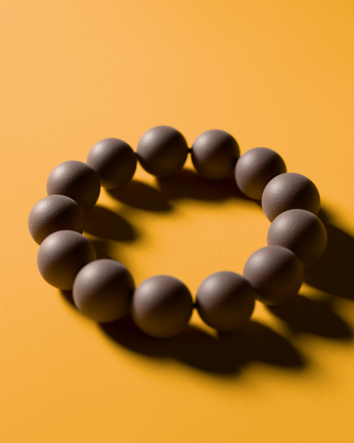 The Moonlit Osmanthus bracelet with 15 mm beads, a 3D rendering